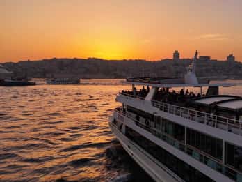 Istanbul: Daytime or Sunset Sightseeing Cruise & Audio Guide