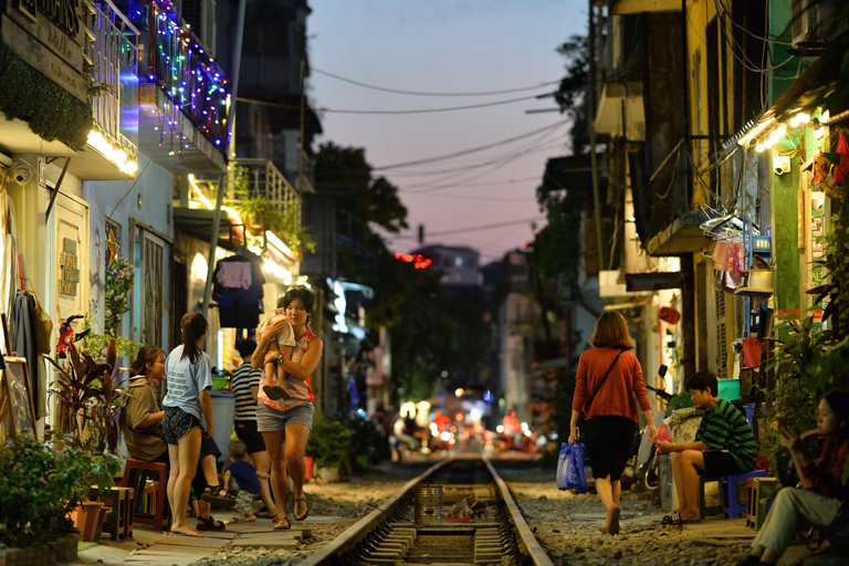 Excursão a pé pela cidade de Hanói com jóias escondidas e a rua do comboio