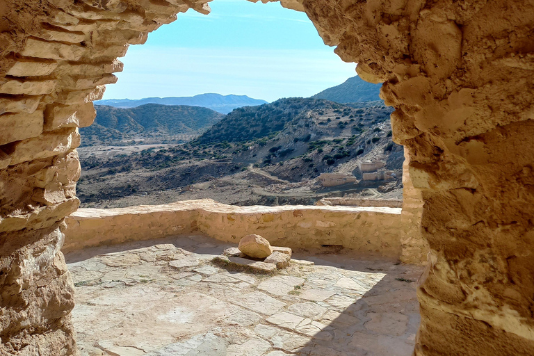 Túnez:Fuera de tiempo pueblos bereberes Tekrouna y Zriba Alia