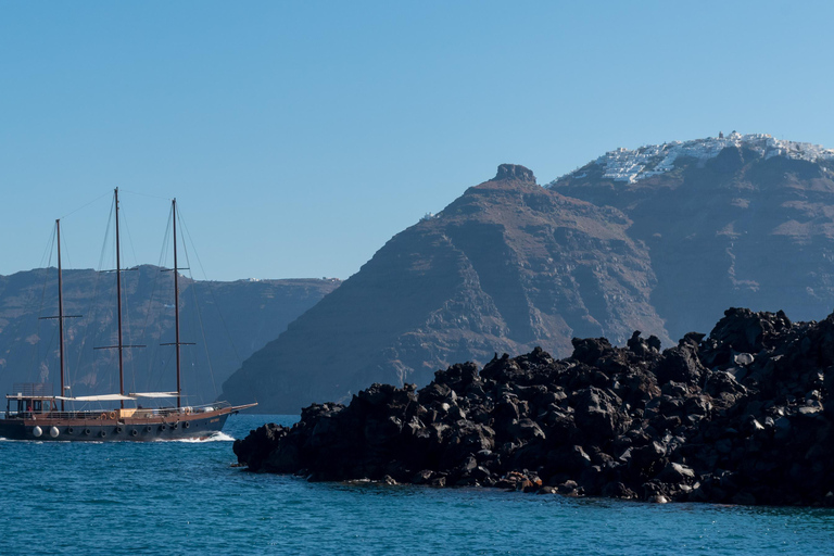 Santorini: Volcano, Hot Springs and Thirasia Cruise