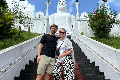 Kandy: Tour guiado por la ciudad en Tuk Tuk con traslados al hotel