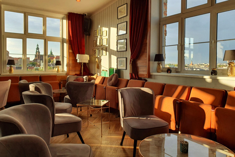 Krakow: Reservation at a Hidden Rooftop Bar with 1 Cocktail