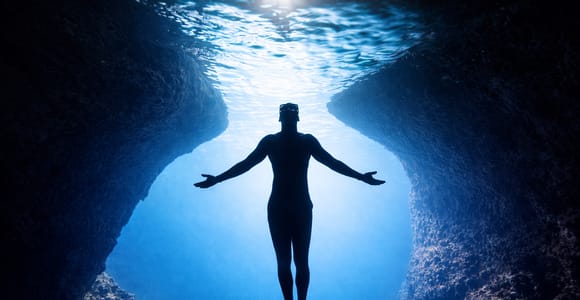 Makarska: 3-Inseln-Tour mit Schnellboot, Höhle und Blauer Lagune