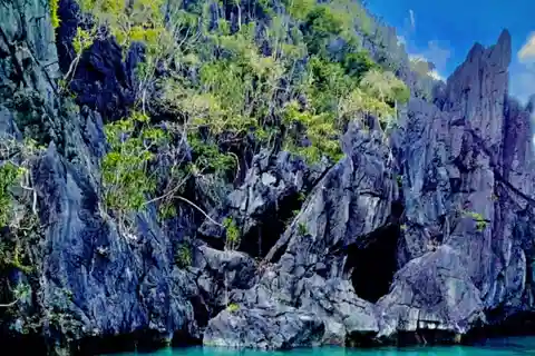 El Nido: Private Customized Tour with Snake island & Caves