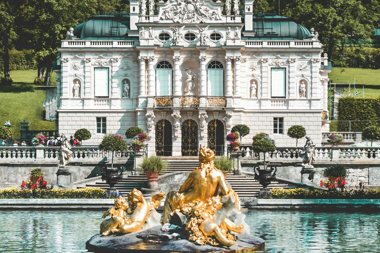 Linderhof Palace + Ettal + Oberammergau: Day tour with Peter from the hotel (6 people) Linderhof Palace + Ettal + Oberammergau: Private Tour with Peter