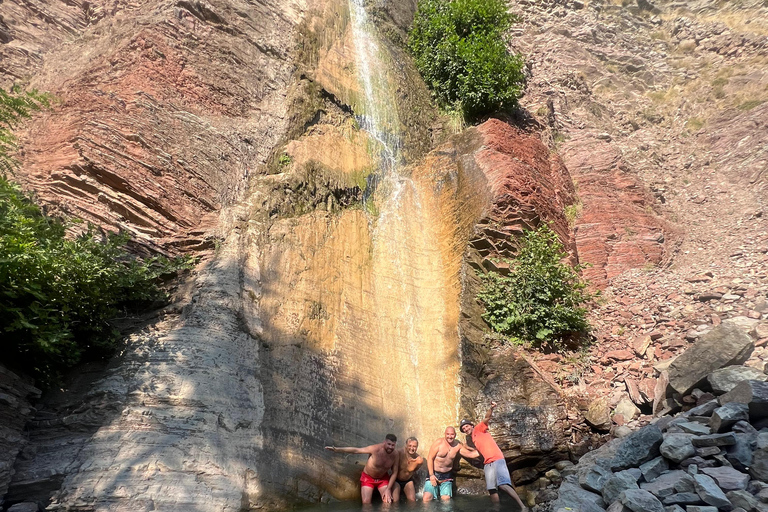 Excursión de un día a la cascada de Shengjergj desde Tirana