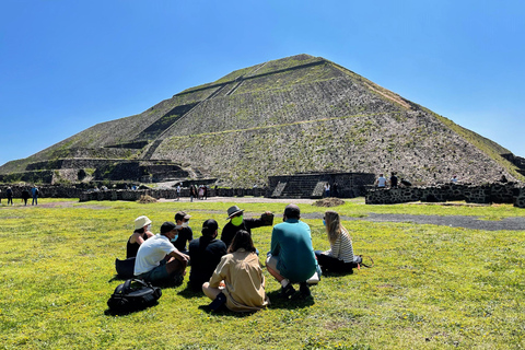 Pyramides de Teotihuacan et déjeuner chez ma grand-mèrePyramides de Teotihuacan et déjeuner chez mon Gandma