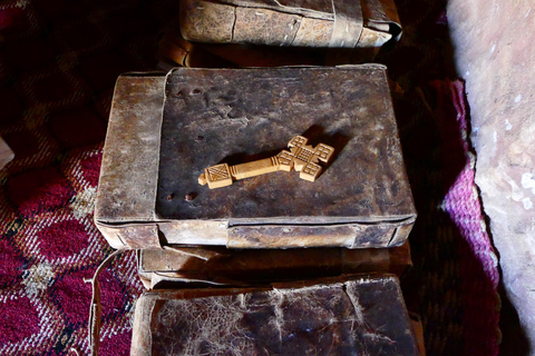 Império histórico de Axum e o impressionante Monte Gheralta.