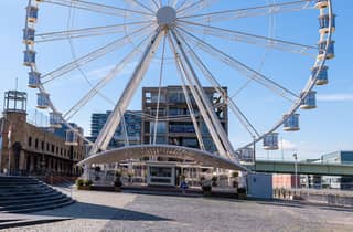 Köln: Riesenrad vor dem Schokoladenmuseum