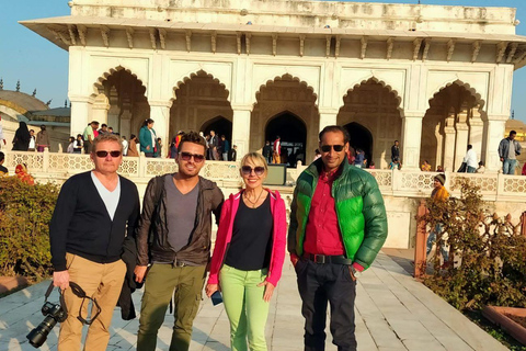 Delhi : excursion privée d'une journée au Taj Mahal et à AgraExcursion avec voiture climatisée, chauffeur et guide