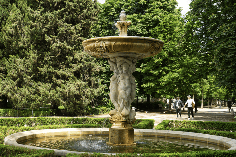 Madrid: Retiro Park Deluxe with Hidden Stories Small Group El Retiro Tour + Rum Tasting