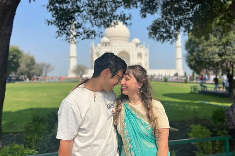 Taj Mahal Sunrise Skip-the-Line Express Entry Ticket & Guide Agra: Taj Mahal Tour with Private Guide Only