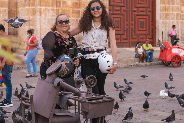 Cartagena: Motorcycle rental in the walled center