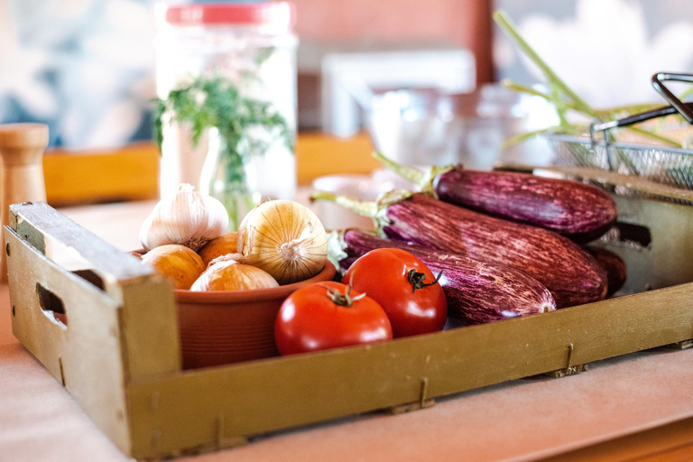 Maîtriser la cuisine grecque de la ferme à la table : Savourer la saison