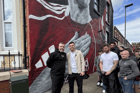 Liverpool: LFC Mural & Anfield Guided Tour with Local Fan