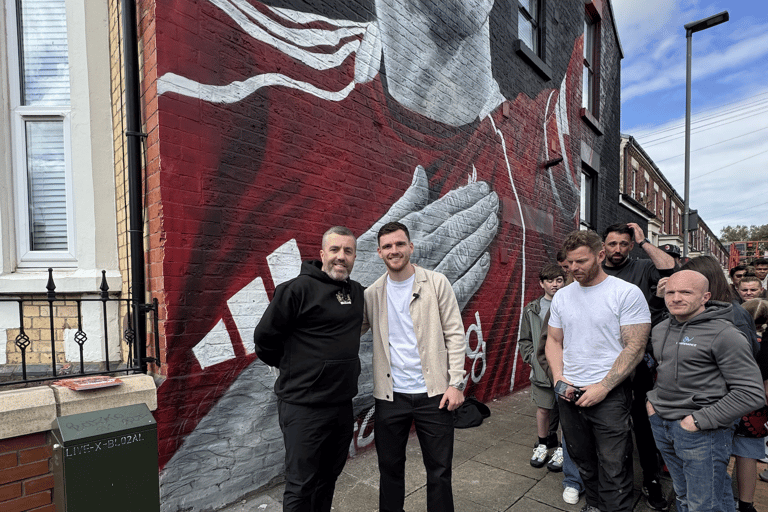 Liverpool: LFC Mural & Anfield Guided Tour with Local Fan