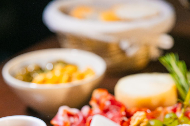 Lisbon: New Year’s Eve Dinner at Taverna das Marias