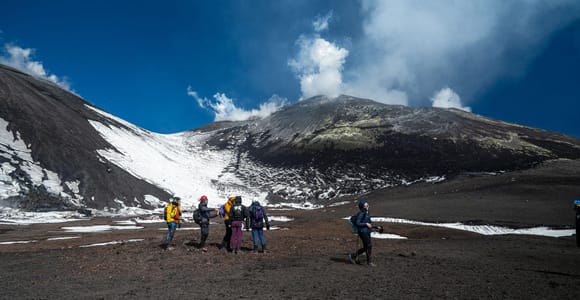 From Catania: Roundtrip Cable Car and 4x4 Bus Ticket + guide