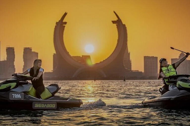 الدوحة: مغامرة جت سكي مع إطلالات خلابة على الأفق