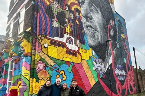 Private Beatles & Beer Bus tour 4 hour & drinks 1-8 people