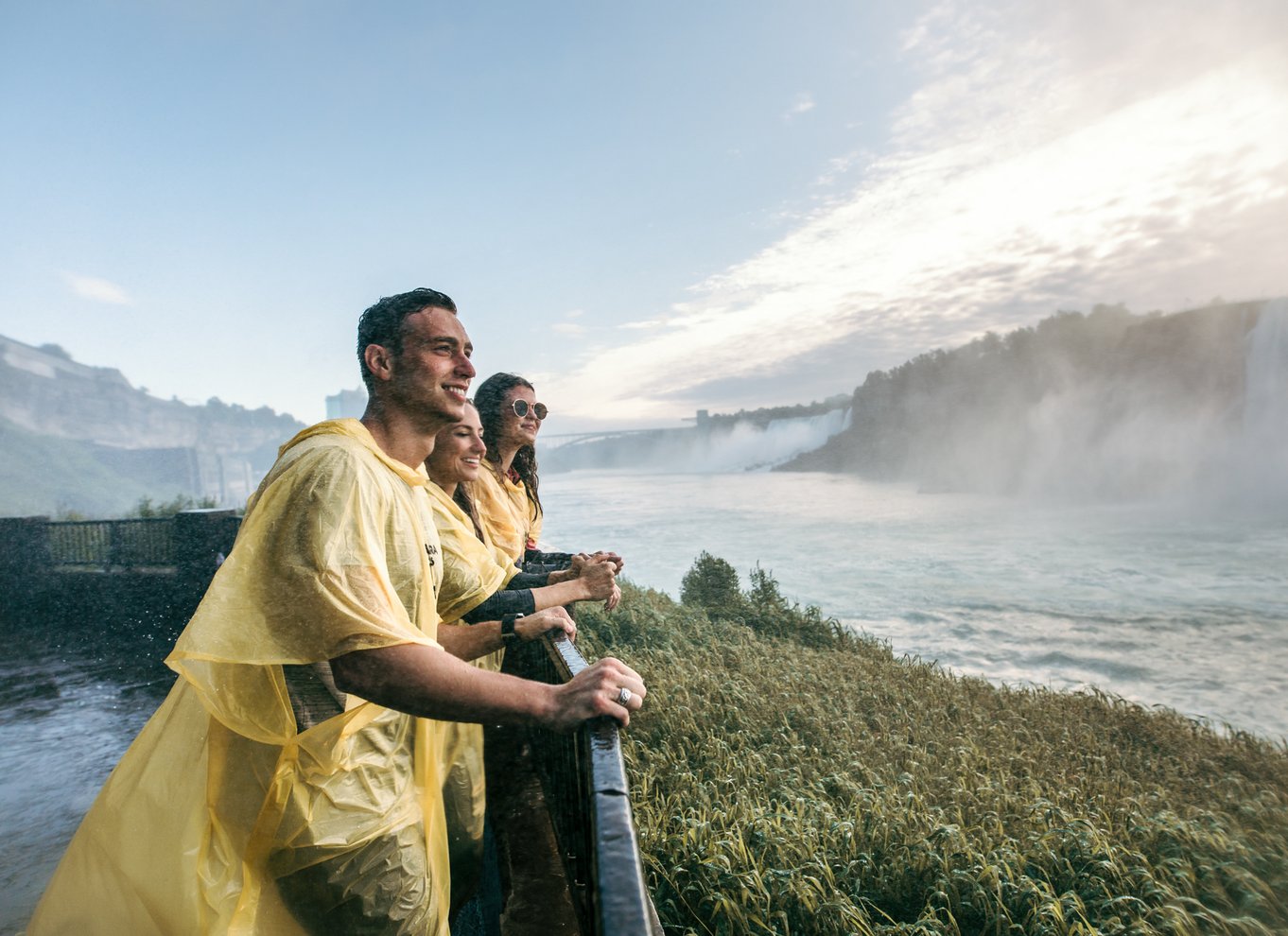 Niagara Falls: Bådtur og rejse bag vandfaldene