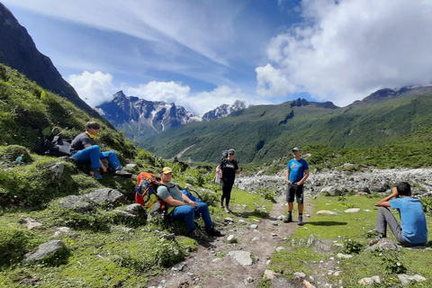 Nepal: 7-Day Private Adventure with Rafting & Short Trek