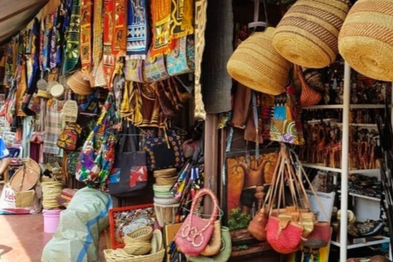 Nairobi: Market Tour & Gym Experience with Strongman Group of 5 plus
