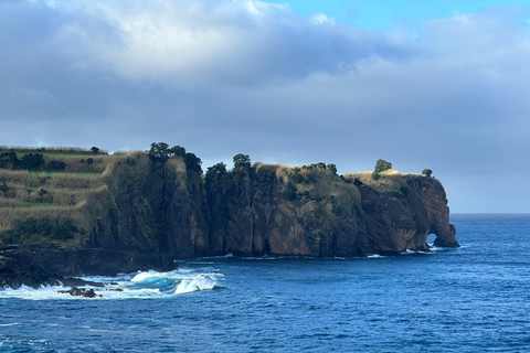 Capelas, Fenais da Luz, dégustations et expériences traditionnellesCapelas, Fenais da Luz, Dégustations et Expériences Traditionnelles