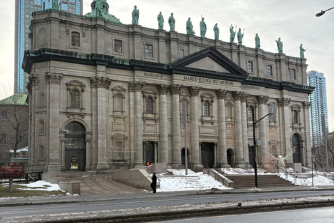 Montreal: Private City Tour by Luxury Sedan