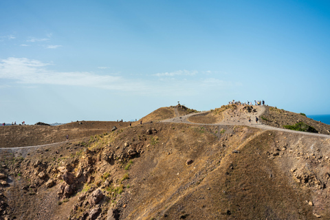 Santorini: vaart vulkanische eilanden & bezoek warmwaterbronRondvaart met vervoer van/naar hotel - zonder bezoek Oia