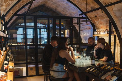 Rethymno: Cretan Wine Tasting Guided Tour with Local Food