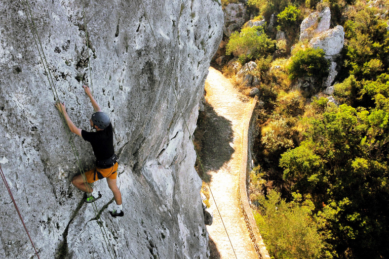 Korfu: wspinaczka skałkowa dla początkujących