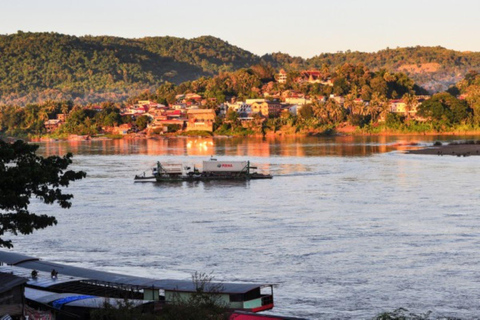 Von Chiang Mai aus: Luang Prabang 3-Tage-2-Nächte-Bootstour