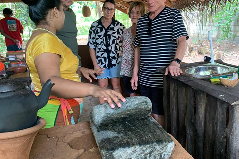 Anuradhapura: clase de cocina tradicional de roti de coco frescoAnuradhapura: Clase de cocina tradicional de roti de coco fresco