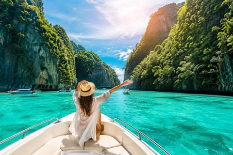 Phuket: Phi Phi, Maya Bay & Khai Speedboat Tour with Lunch