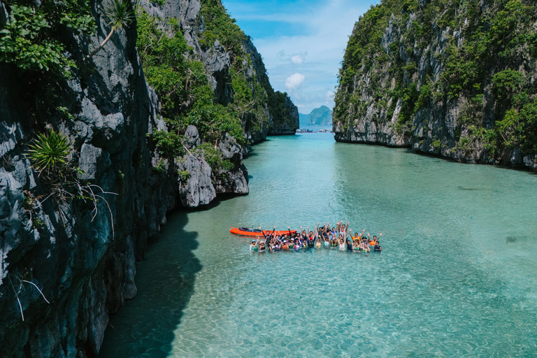 Joining El Nido Tour A with Picnic Lunch & Mask and Snorkel