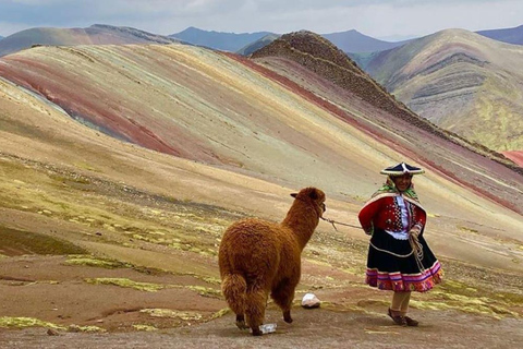 Hiking in the colored mountain of Palcoyo + stone forests