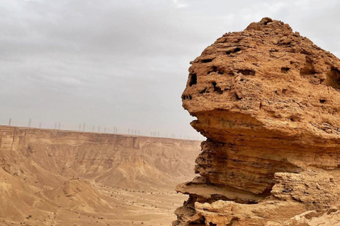Riyadh: Edge of the World Hiking, Camel Ride, and Cave Tour