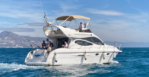 Fuengirola: 4-Hour Trolling Fishing Trip with Snacks and Drinks