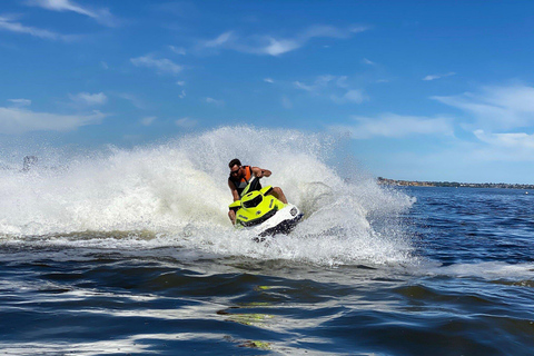 Perth: tour guiado de jet ski com sessão de estilo livrePerth: Excursão guiada de jet ski com sessão de freestyle