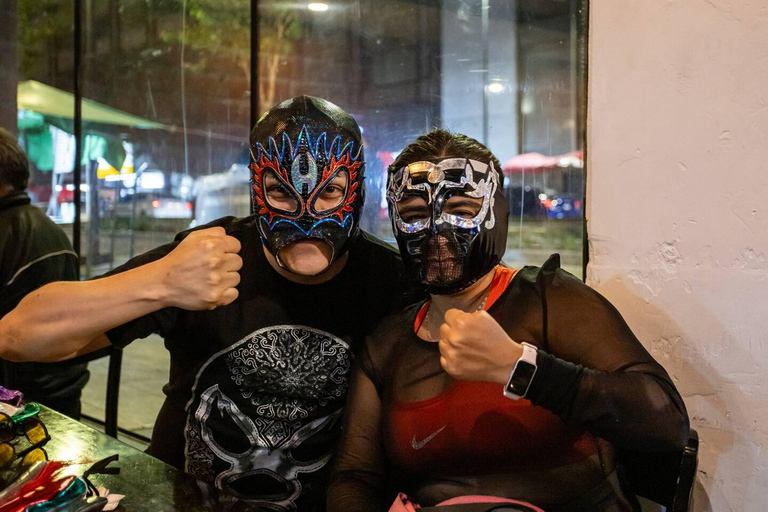 Città del Messico: esperienza di Lucha Libre con un giornalistaMartedì all'Arena Mexico