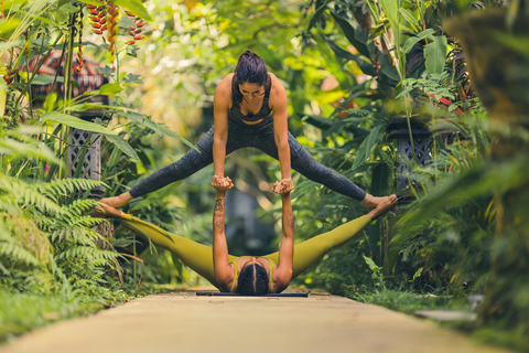 Aula de Acroyoga