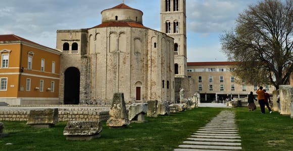 Zadar: Private Tour zu Fuß durch Geschichte und Moderne