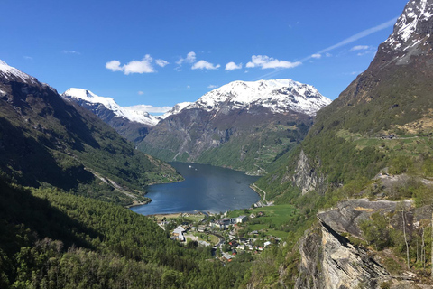 From Hellesylt: Geiranger Highlights Tour with Photo Stops