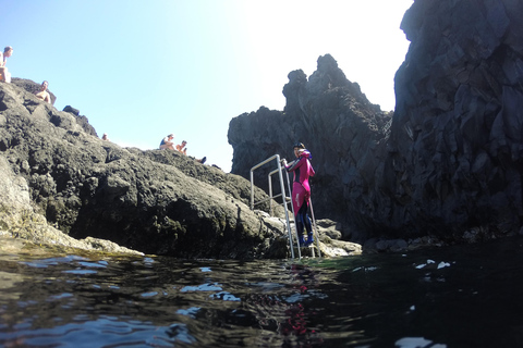 Snorkeltur i grottor med båt