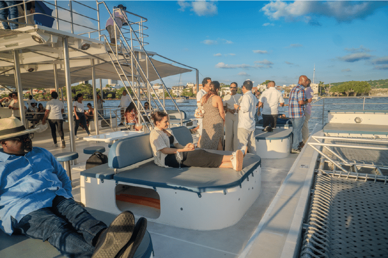 Cartagena: Sunset on Cartagena Bay aboard the Flamante Catamaran Cartagena: Sunset over Cartagena Bay aboard the Flamante Catamaran