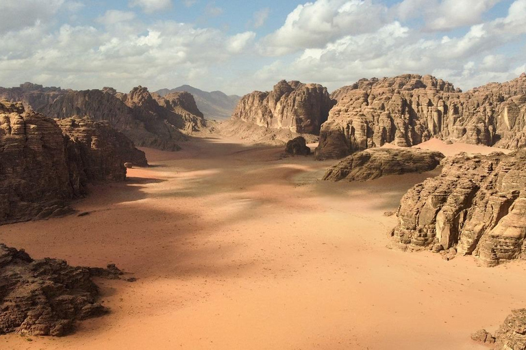 瓦迪拉姆沙漠探险之旅：超越地平线2-Hour 4x4 Safari
