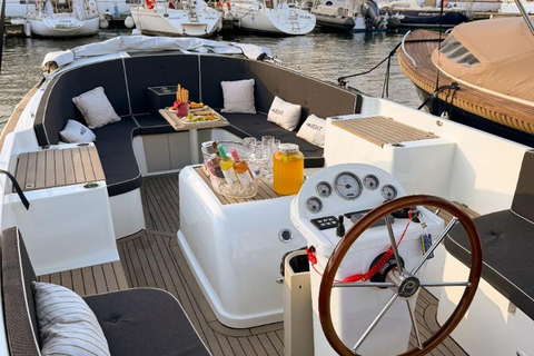 Lisbon Sunset Luxury Boat Vibes with Drinks & Pizza Lisbon Luxury Cozy Cruise with Drinks & Pizza