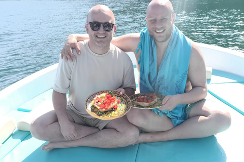 Naples: Posillipo Coast Snorkeling Cruise with Food & Drinks
