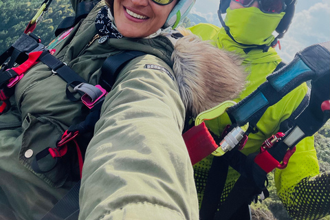Medellín: Skip-the-Line Paragliding W 20-Yr Experience Pilot